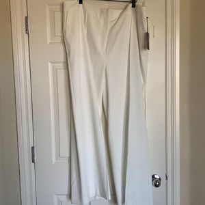 NWT Vince Camuto ivory pants in 22W